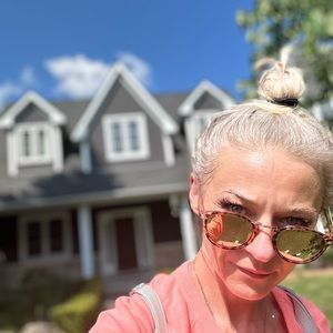 Meet your Posher, Paulina